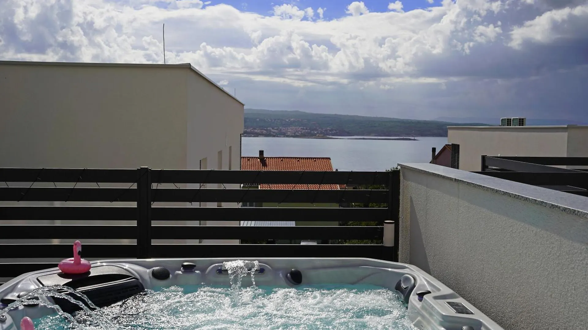 Sobol Apartments 'Navis' With Private Jacuzzi Crikvenica