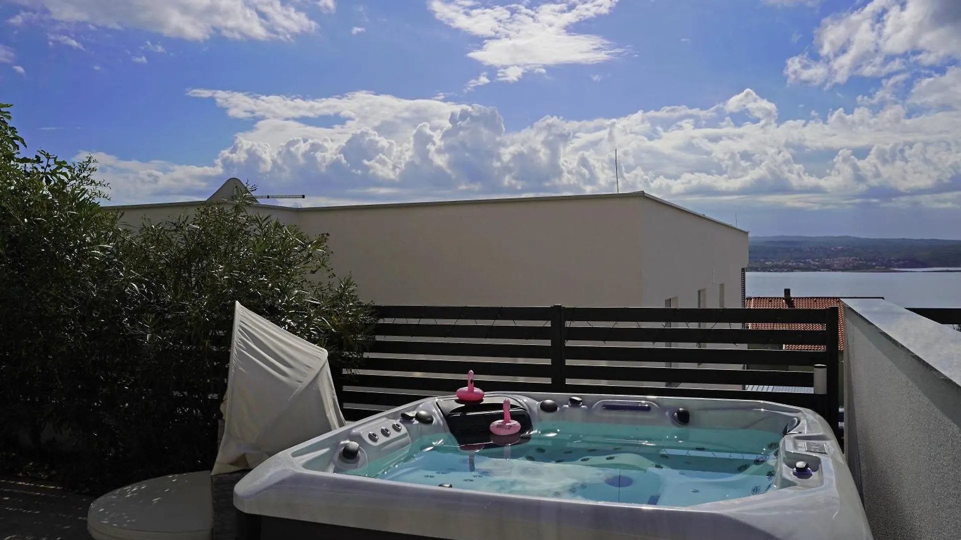 Sobol Apartments 'Navis' With Private Jacuzzi Crikvenica